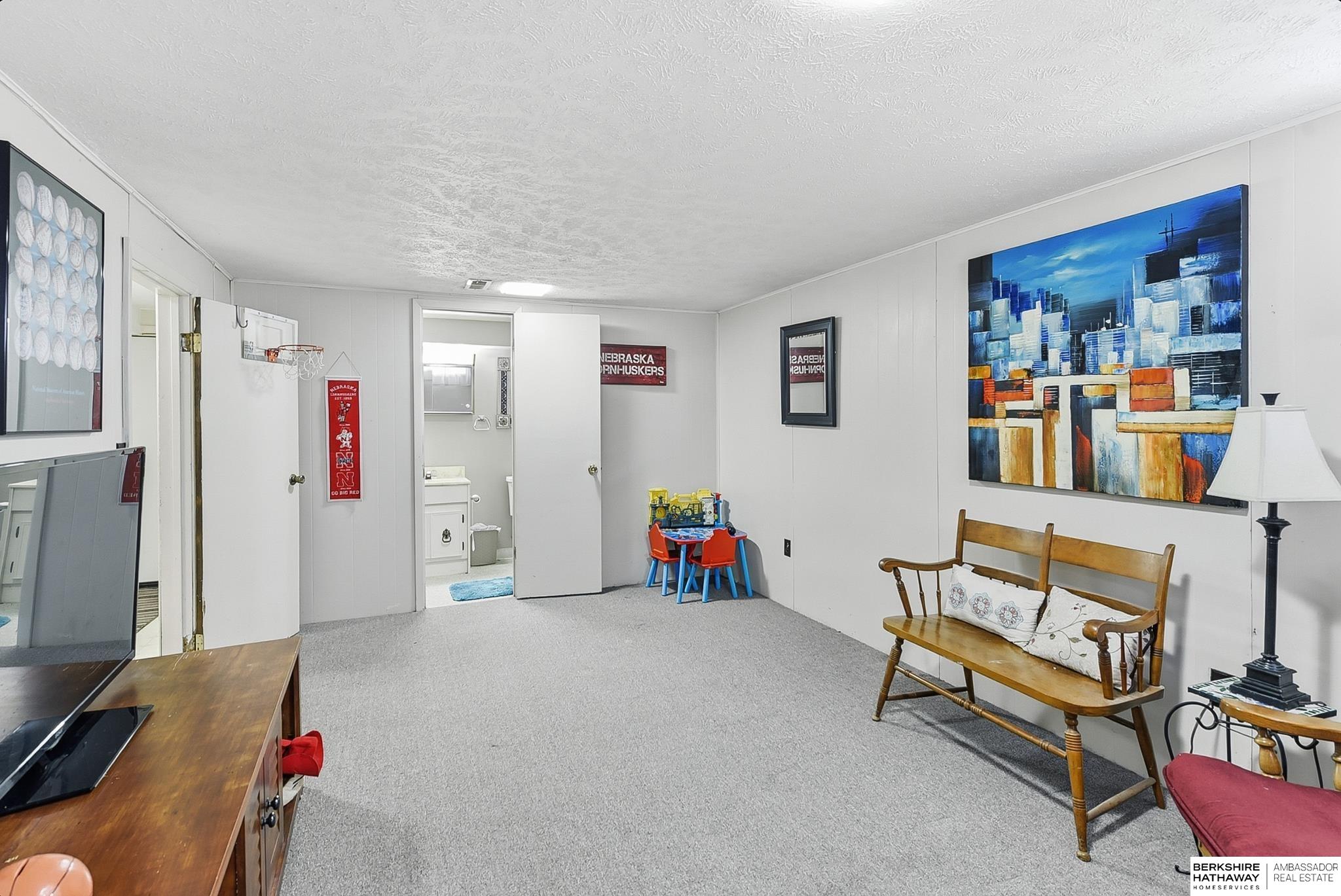 Bellevue, Nebraska 68147, United States, 3 Bedrooms Bedrooms, ,2 BathroomsBathrooms,Residential,Pending,254140