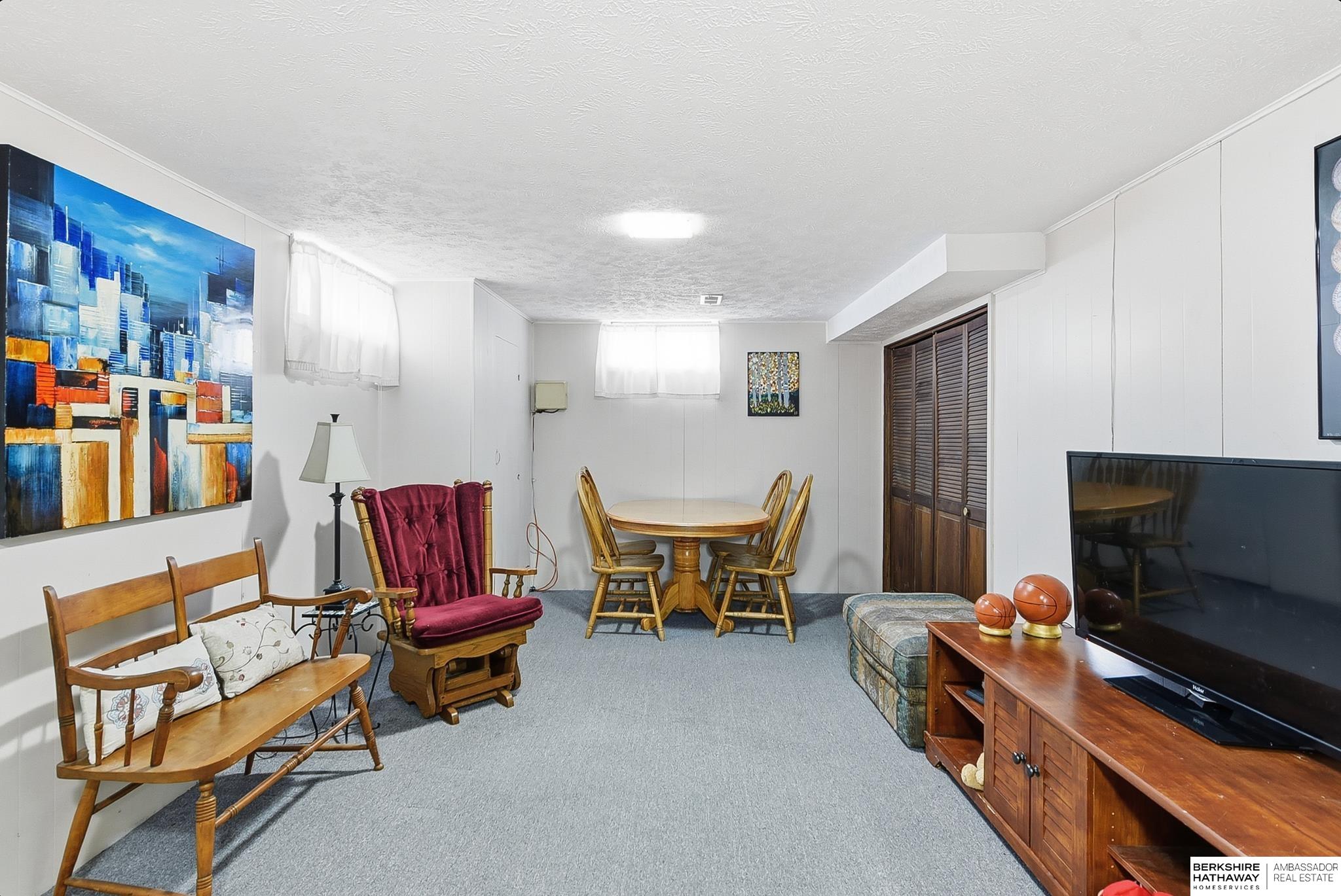 Bellevue, Nebraska 68147, United States, 3 Bedrooms Bedrooms, ,2 BathroomsBathrooms,Residential,Pending,254140