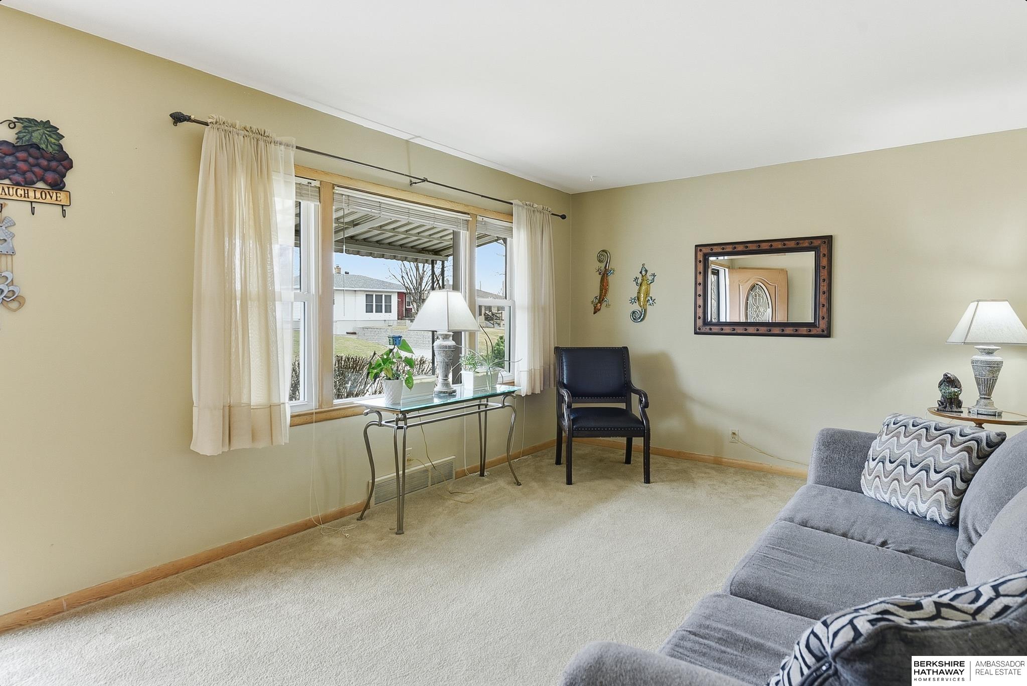 Bellevue, Nebraska 68147, United States, 3 Bedrooms Bedrooms, ,2 BathroomsBathrooms,Residential,Pending,254140