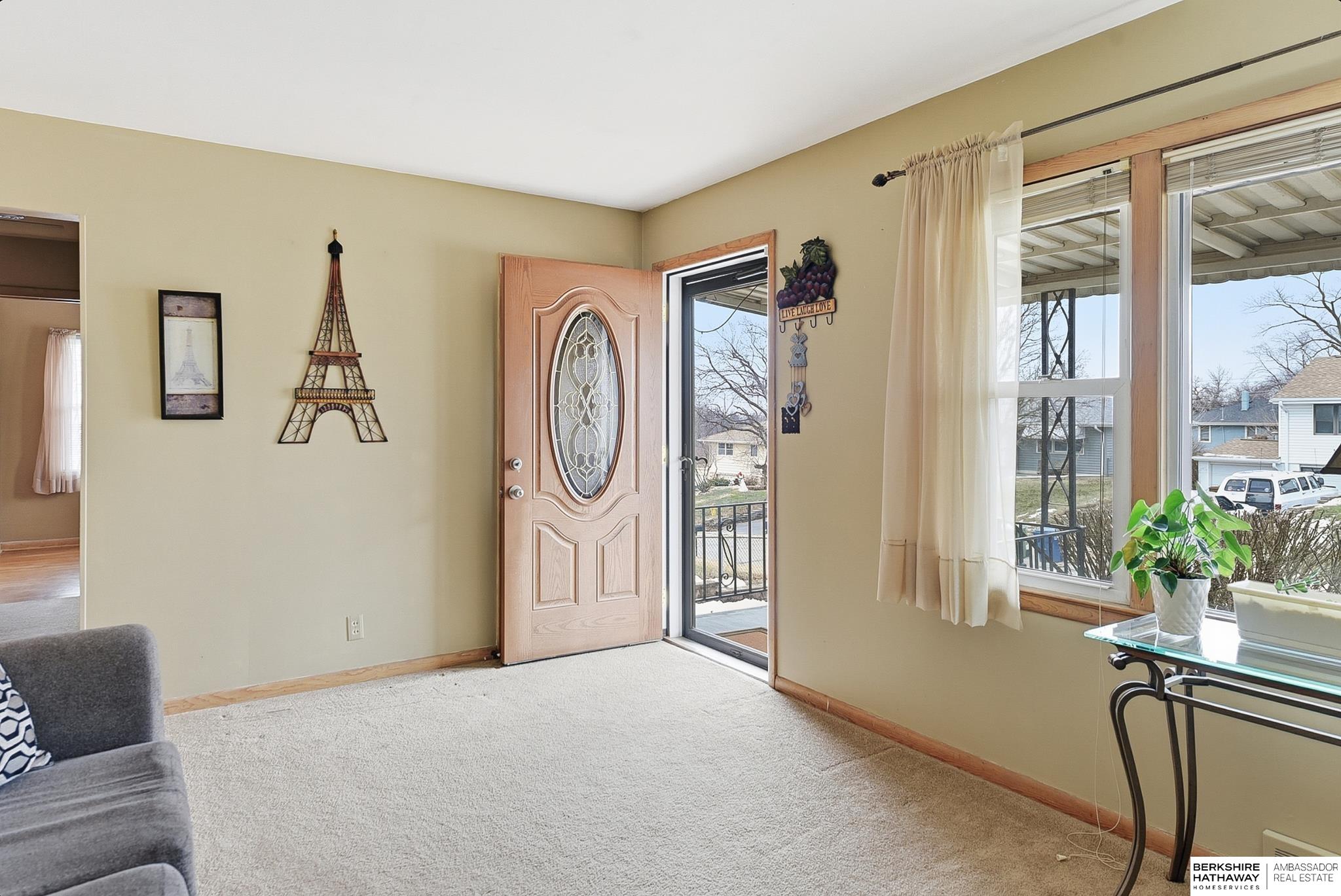 Bellevue, Nebraska 68147, United States, 3 Bedrooms Bedrooms, ,2 BathroomsBathrooms,Residential,Pending,254140