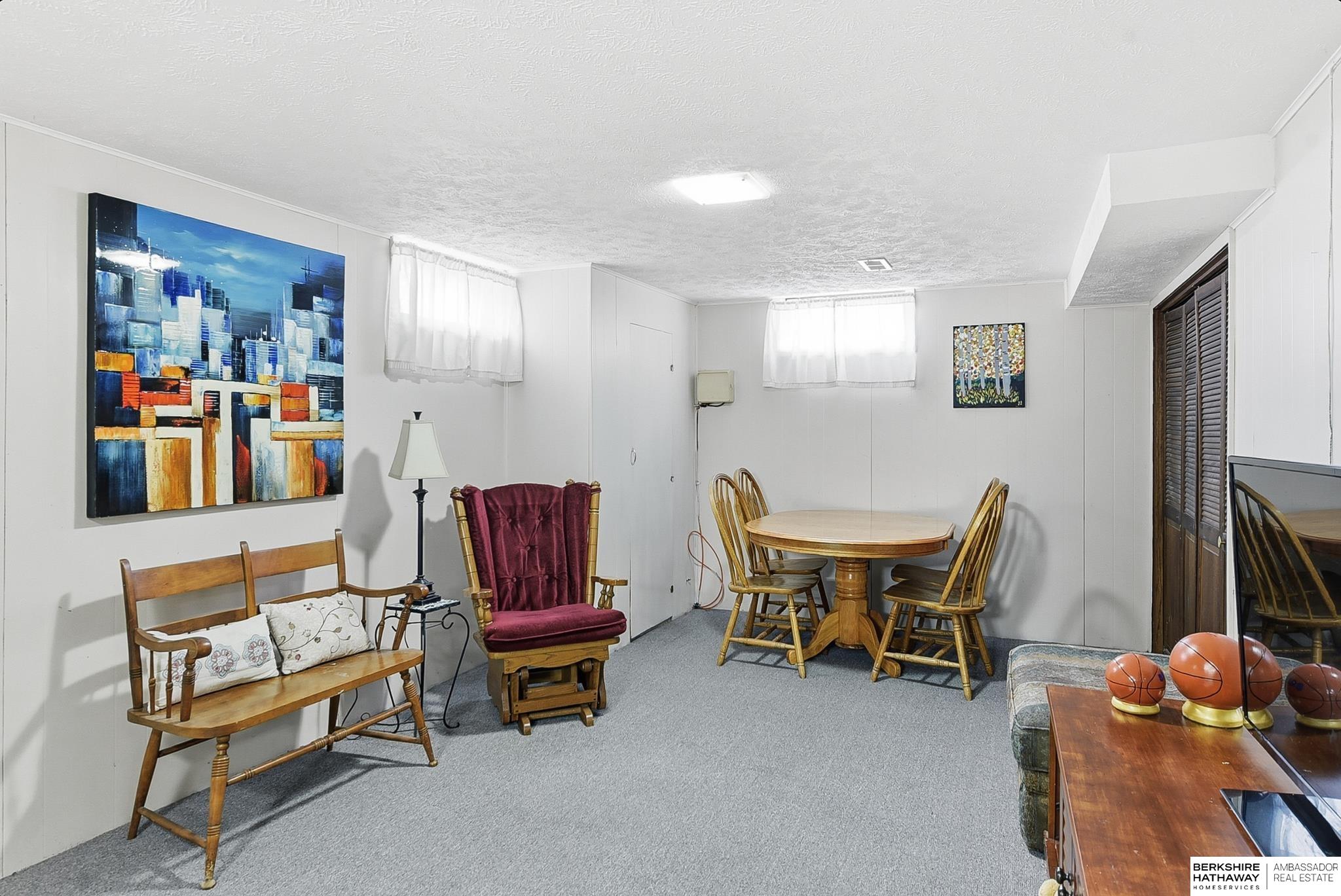 Bellevue, Nebraska 68147, United States, 3 Bedrooms Bedrooms, ,2 BathroomsBathrooms,Residential,Pending,254140