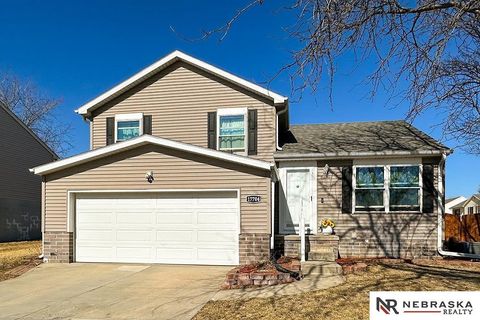 Photo of 17704 Josephine Street, Omaha, NE 68136 (MLS # 22604185)