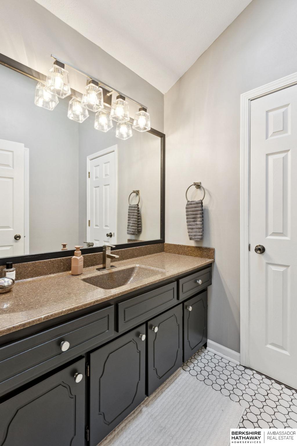 Omaha, Nebraska 68130, United States, 4 Bedrooms Bedrooms, ,2 BathroomsBathrooms,Residential,Pending,217506