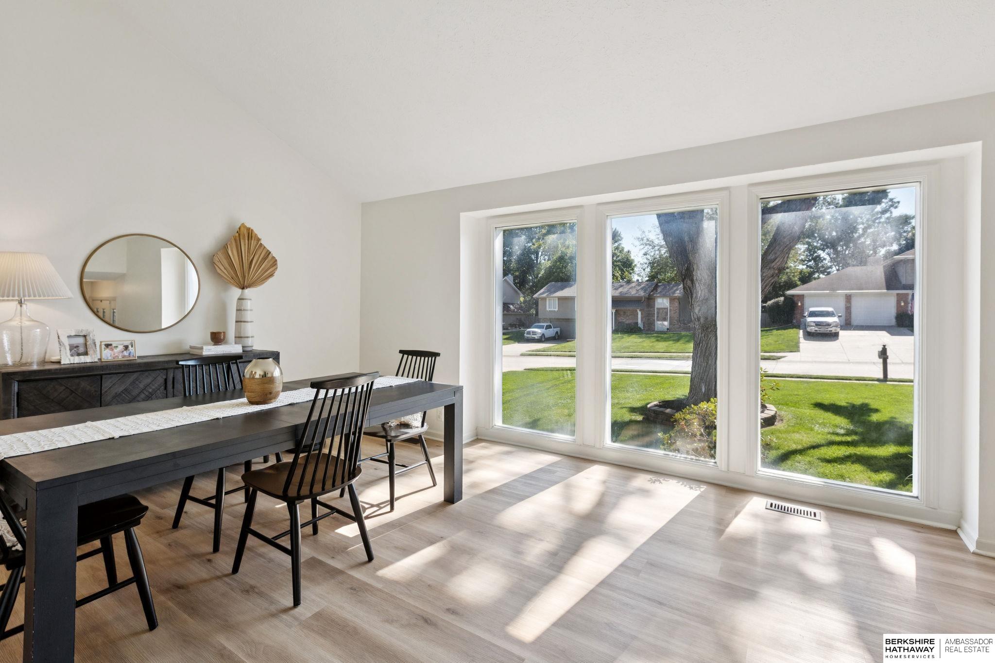 Omaha, Nebraska 68130, United States, 4 Bedrooms Bedrooms, ,2 BathroomsBathrooms,Residential,Pending,217506