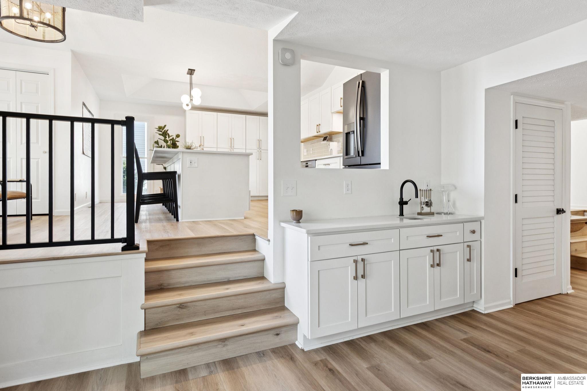 Omaha, Nebraska 68130, United States, 4 Bedrooms Bedrooms, ,2 BathroomsBathrooms,Residential,Pending,217506