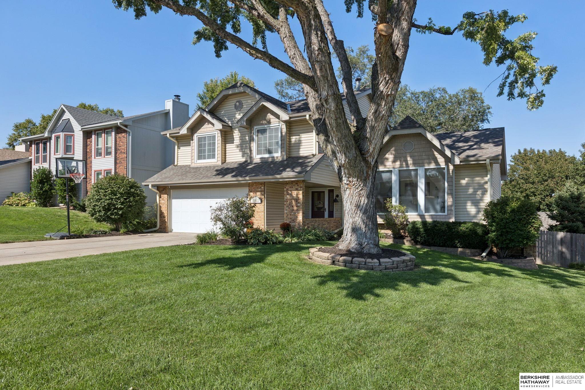 Omaha, Nebraska 68130, United States, 4 Bedrooms Bedrooms, ,2 BathroomsBathrooms,Residential,Pending,217506