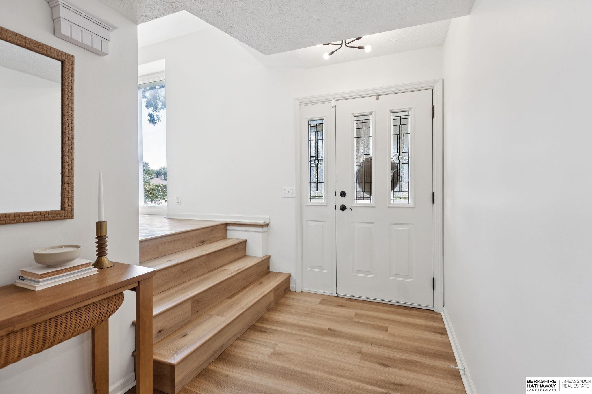 Omaha, Nebraska 68130, United States, 4 Bedrooms Bedrooms, ,2 BathroomsBathrooms,Residential,Pending,217506