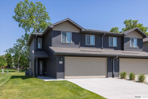 Photo of 17062 Hawthorne Avenue, Omaha, NE 68118 (MLS # 22613168)