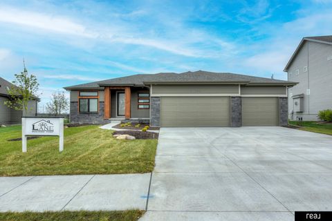 Photo of 12501 Quail Drive, Bellevue, NE 68123 (MLS # 22600380)