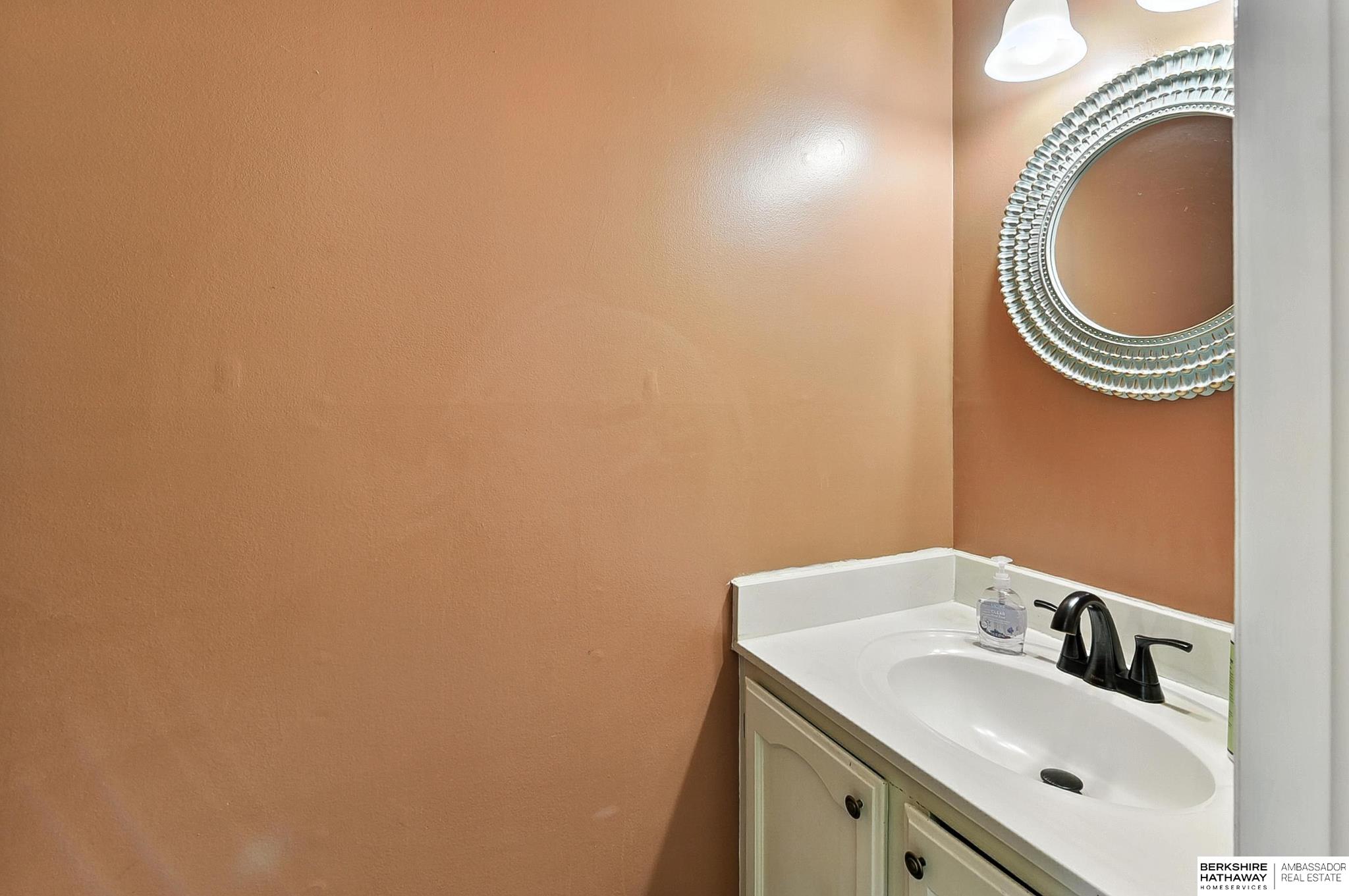 Omaha, Nebraska 68144, United States, 3 Bedrooms Bedrooms, ,2 BathroomsBathrooms,Residential,Active,162811