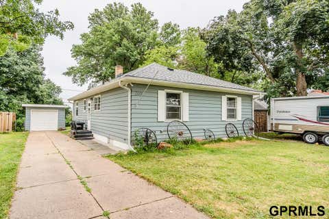 Photo of 2131 S 38th Avenue, Omaha, NE 68105 (MLS # 22621308)