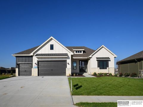 Photo of 10104 S 117th Street, Papillion, NE 68046 (MLS # 22607638)