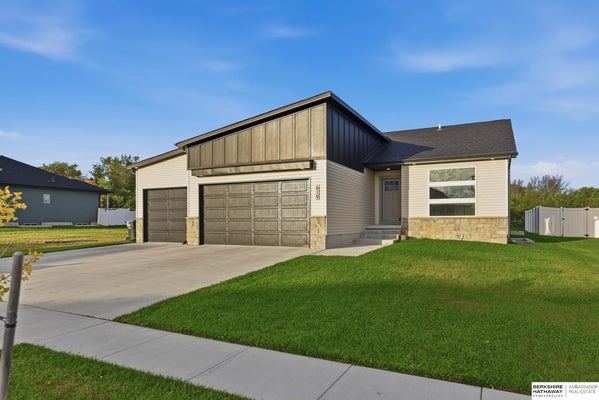 619 S 88TH ST, LINCOLN, NE 68520 - Image b7e538cd353b8e52b13904ecabdb0c50/3395652002