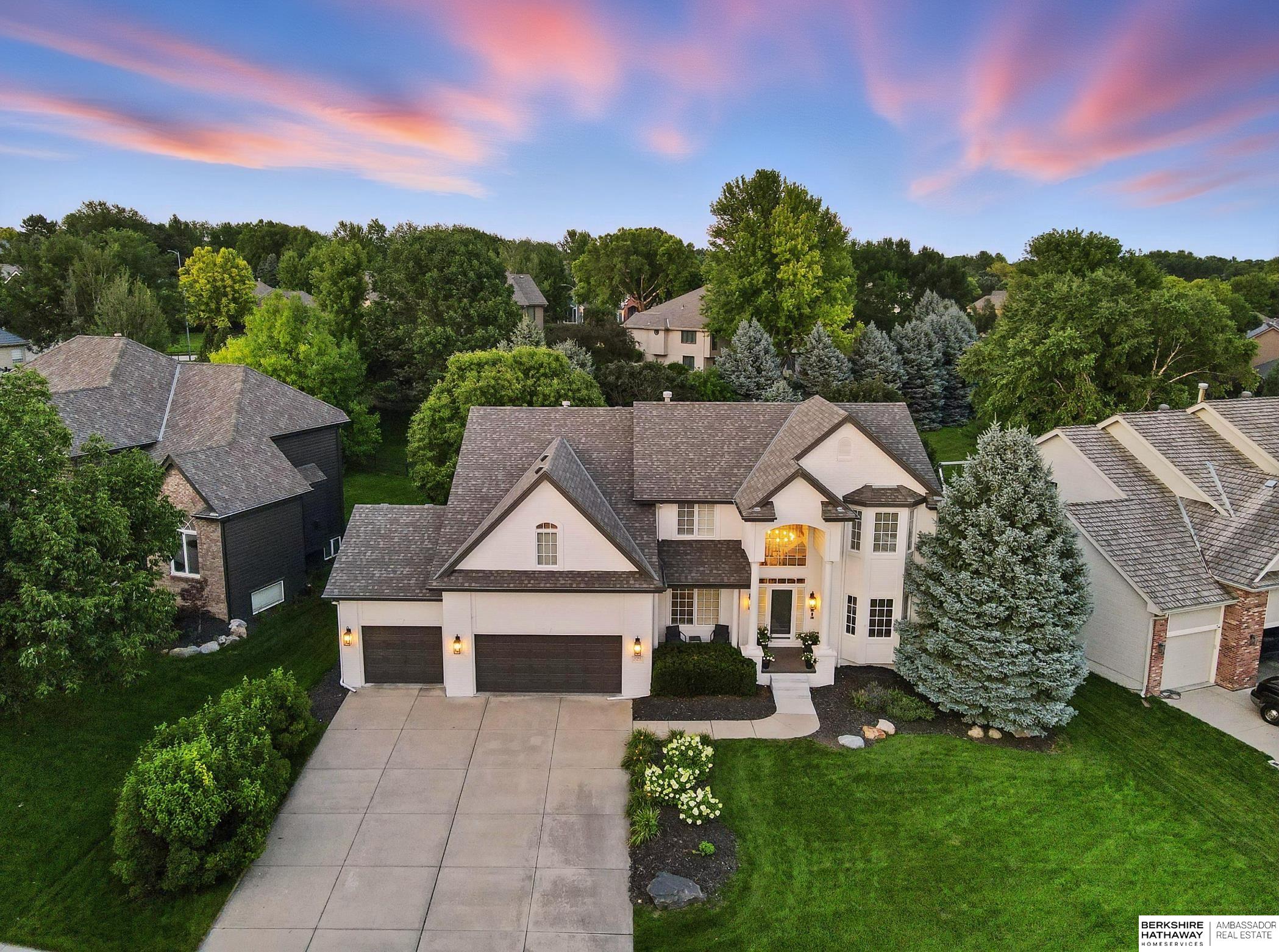 Omaha, Nebraska 68022, United States, 4 Bedrooms Bedrooms, ,4 BathroomsBathrooms,Residential,Active,189994