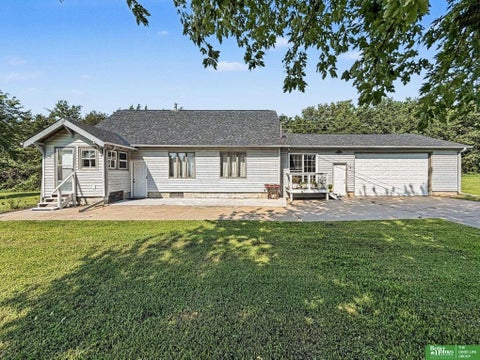 Photo of 5042 E Sargent Road, Beatrice, NE 68310 (MLS # 22624713)