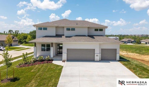 Photo of 10516 S 117th Street, Papillion, NE 68046 (MLS # 22621033)