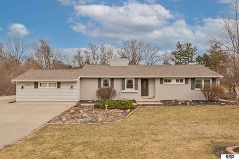 Photo of 713 S 84th Street, Omaha, NE 68114 (MLS # 22605383)