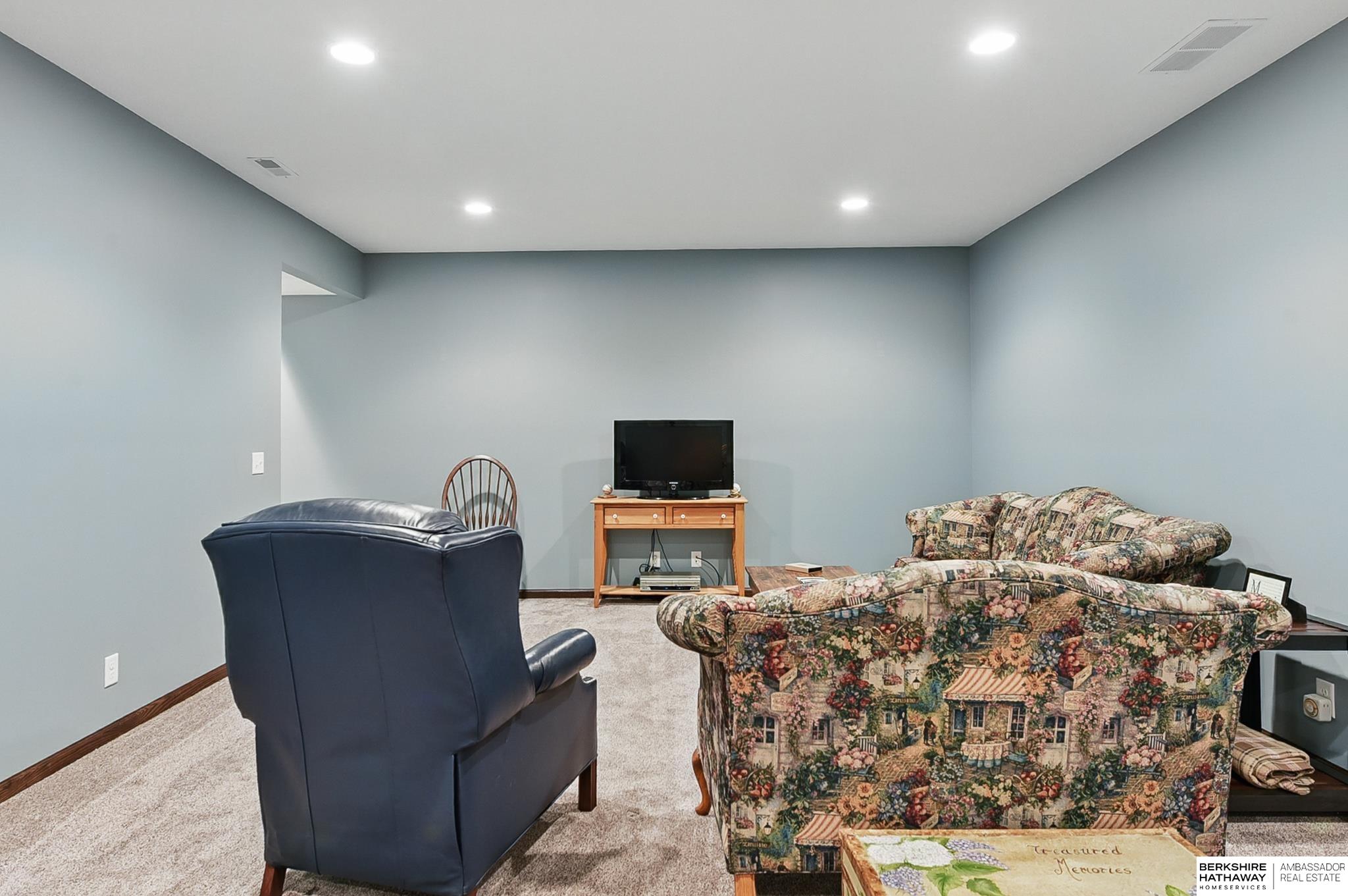 Malmo, Nebraska 68040, United States, 4 Bedrooms Bedrooms, ,3 BathroomsBathrooms,Residential,Pending,146832