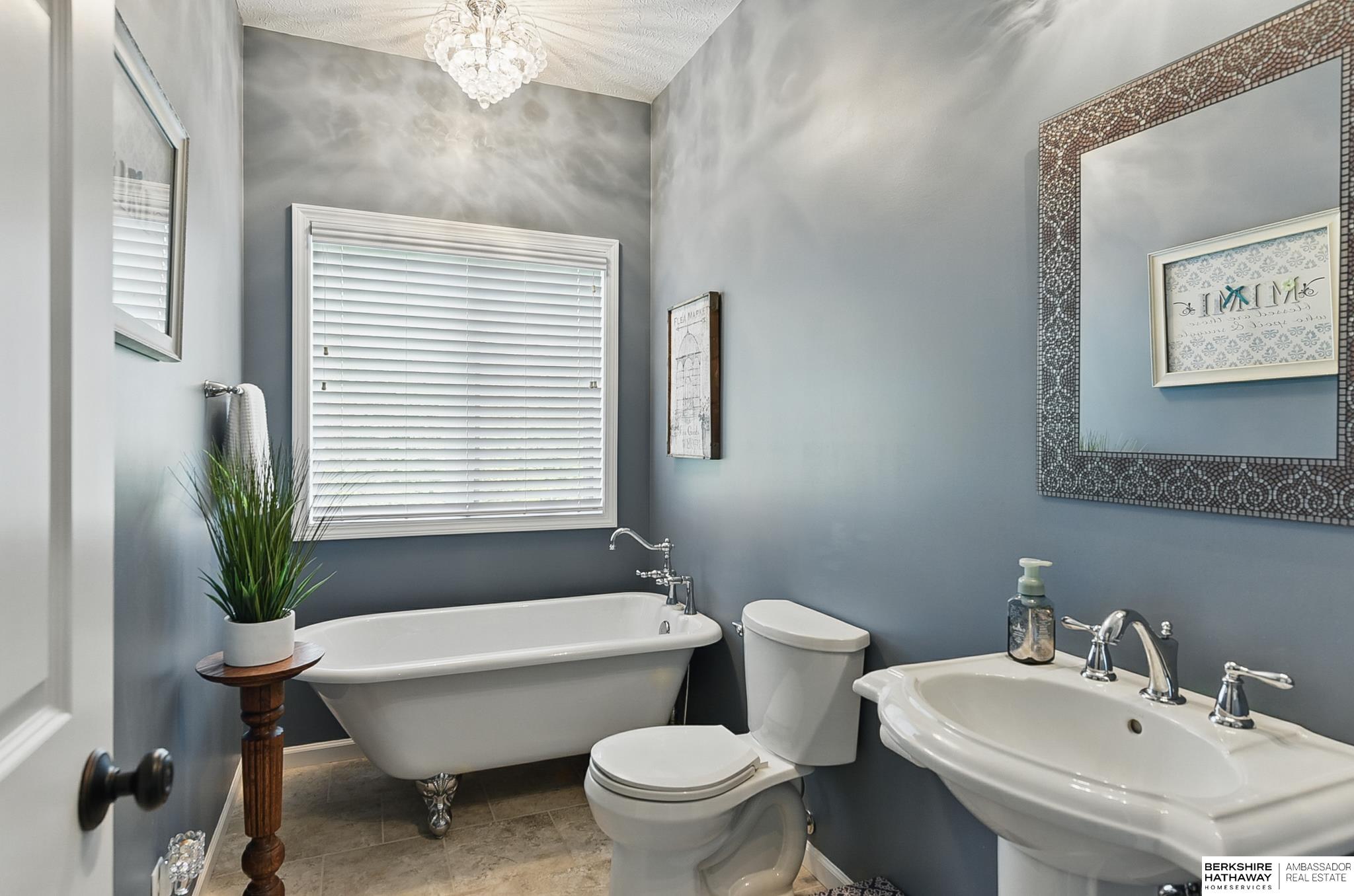 Malmo, Nebraska 68040, United States, 4 Bedrooms Bedrooms, ,3 BathroomsBathrooms,Residential,Pending,146832