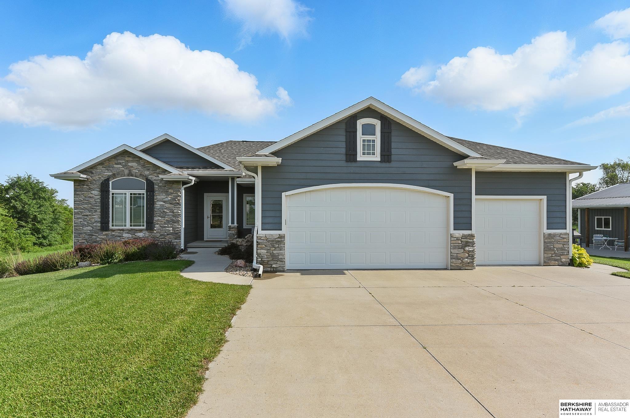 Malmo, Nebraska 68040, United States, 4 Bedrooms Bedrooms, ,3 BathroomsBathrooms,Residential,Pending,146832