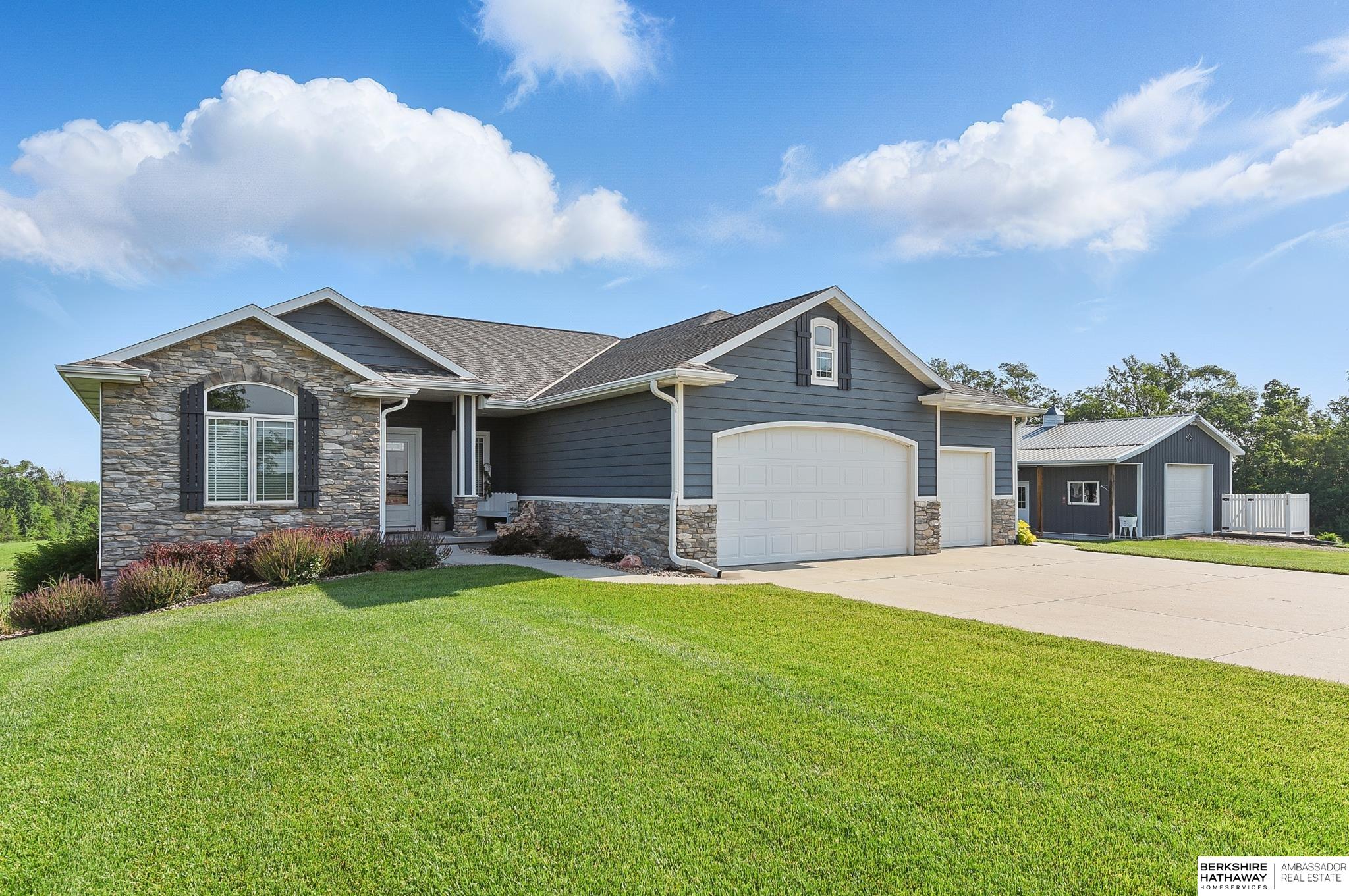 Malmo, Nebraska 68040, United States, 4 Bedrooms Bedrooms, ,3 BathroomsBathrooms,Residential,Pending,146832