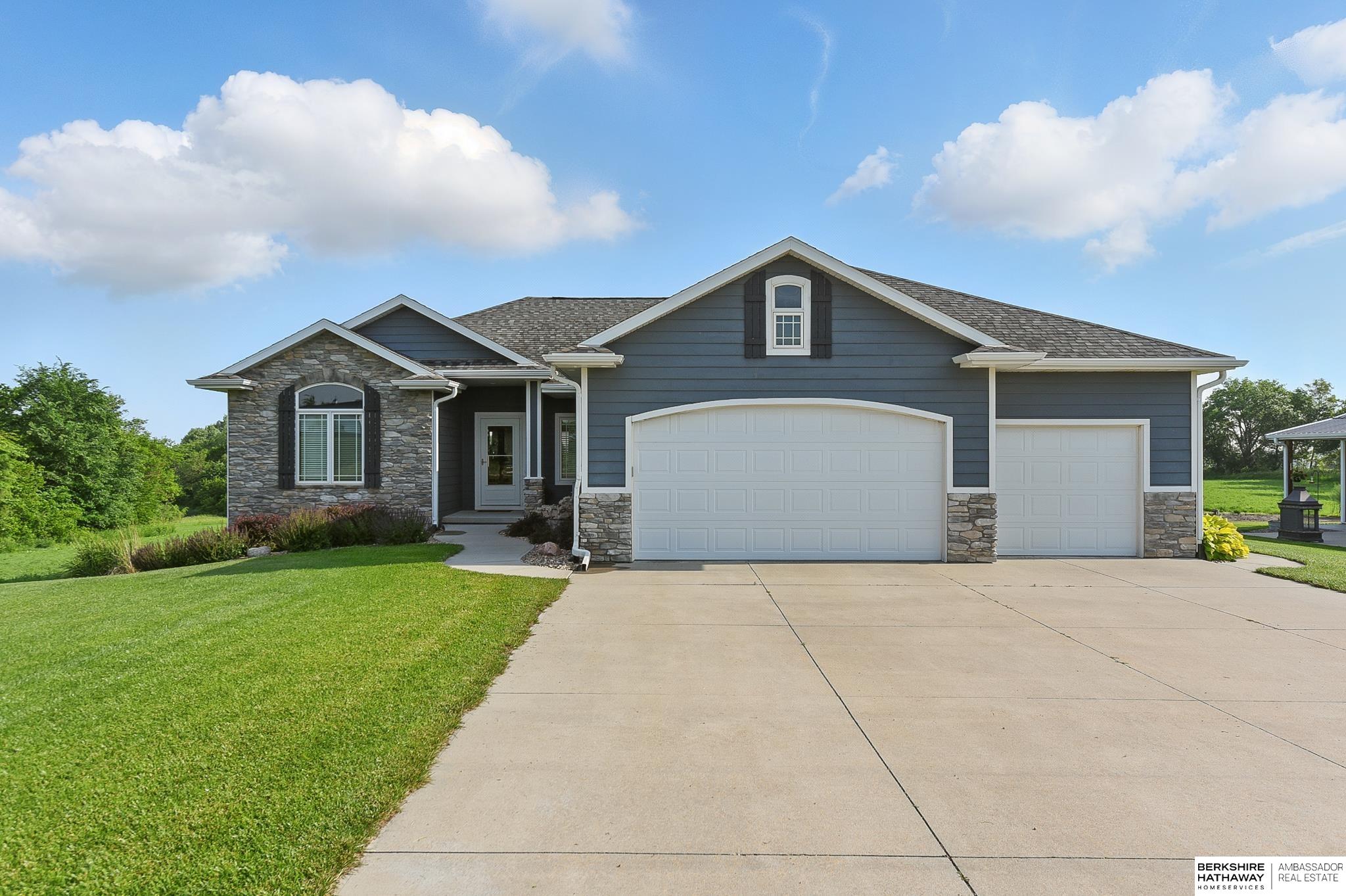 Malmo, Nebraska 68040, United States, 4 Bedrooms Bedrooms, ,3 BathroomsBathrooms,Residential,Pending,146832