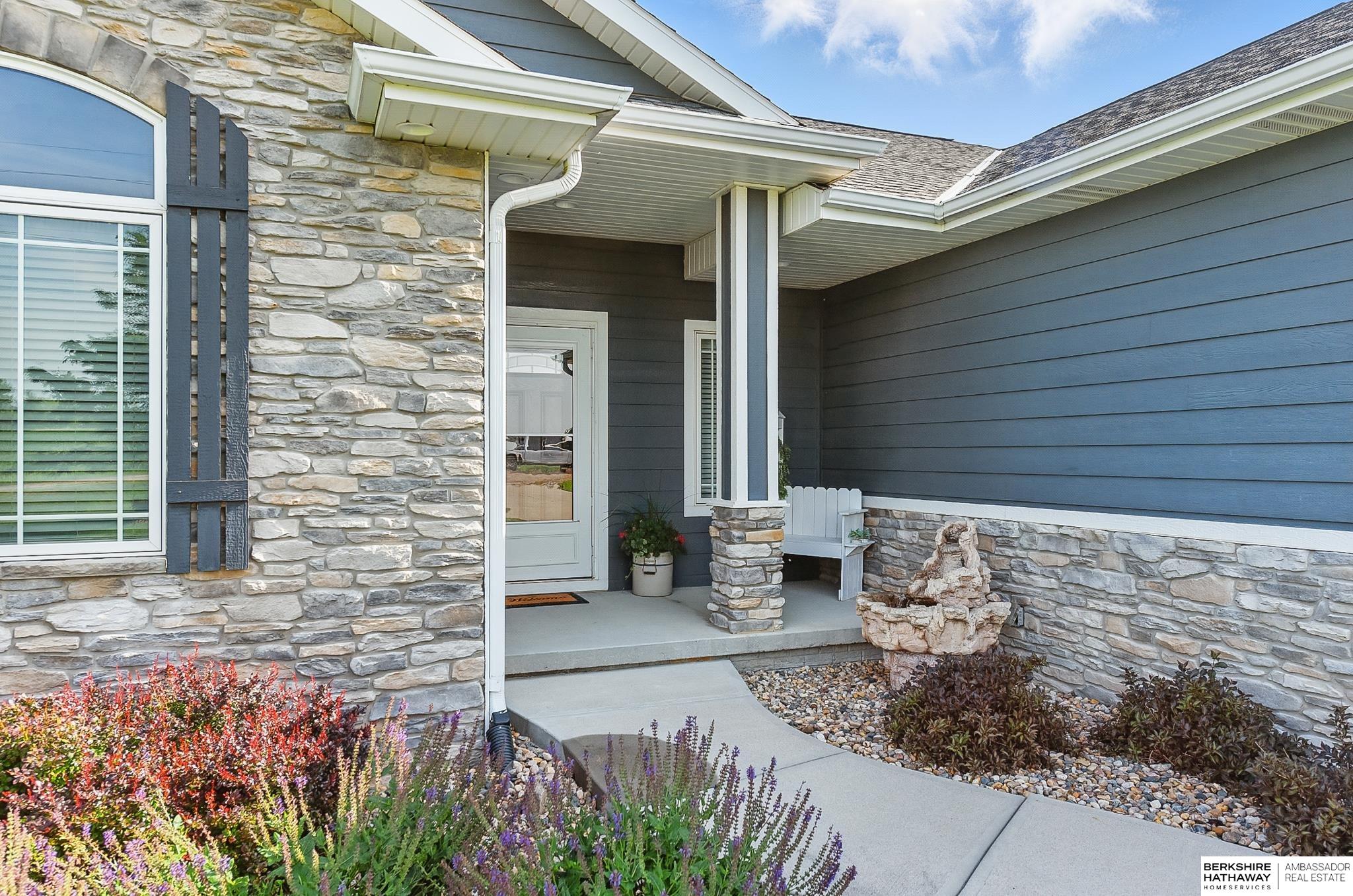 Malmo, Nebraska 68040, United States, 4 Bedrooms Bedrooms, ,3 BathroomsBathrooms,Residential,Pending,146832