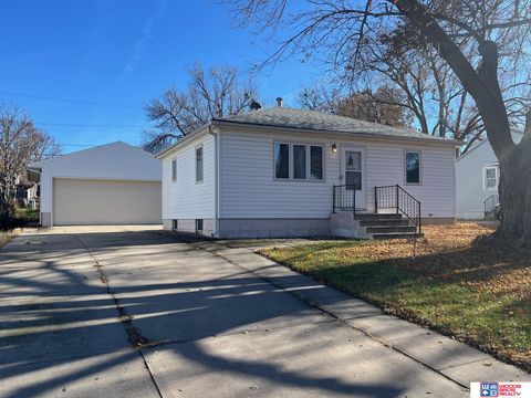 Photo of 4120 Lewis Avenue, Lincoln, NE 68521 (MLS # 22534832)