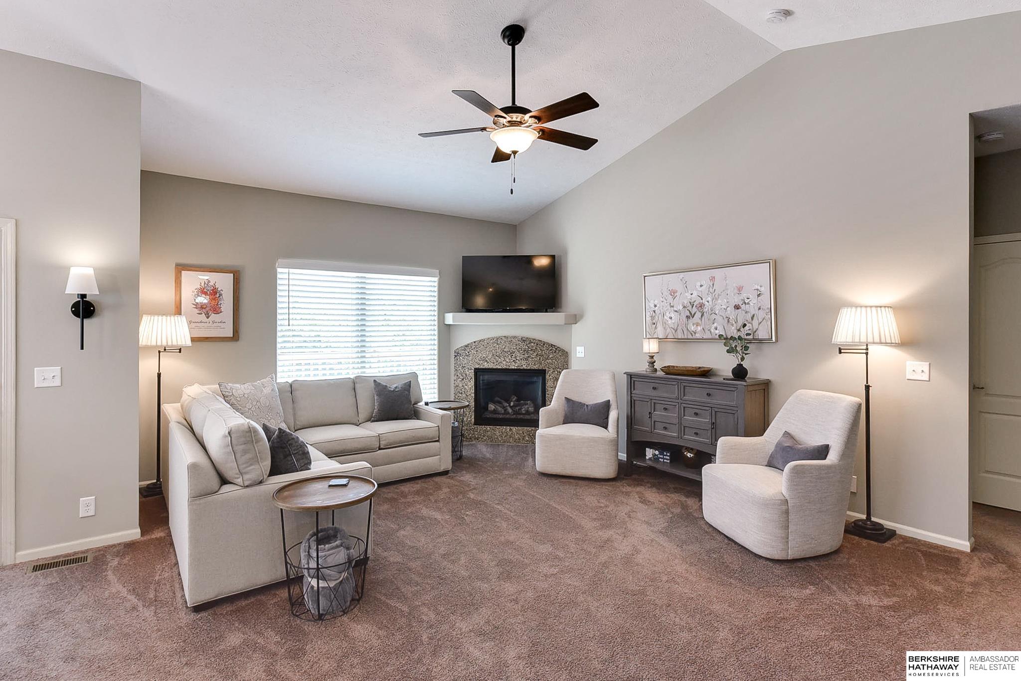 Omaha, Nebraska 68116, United States, 2 Bedrooms Bedrooms, ,2 BathroomsBathrooms,Residential,Pending,153269