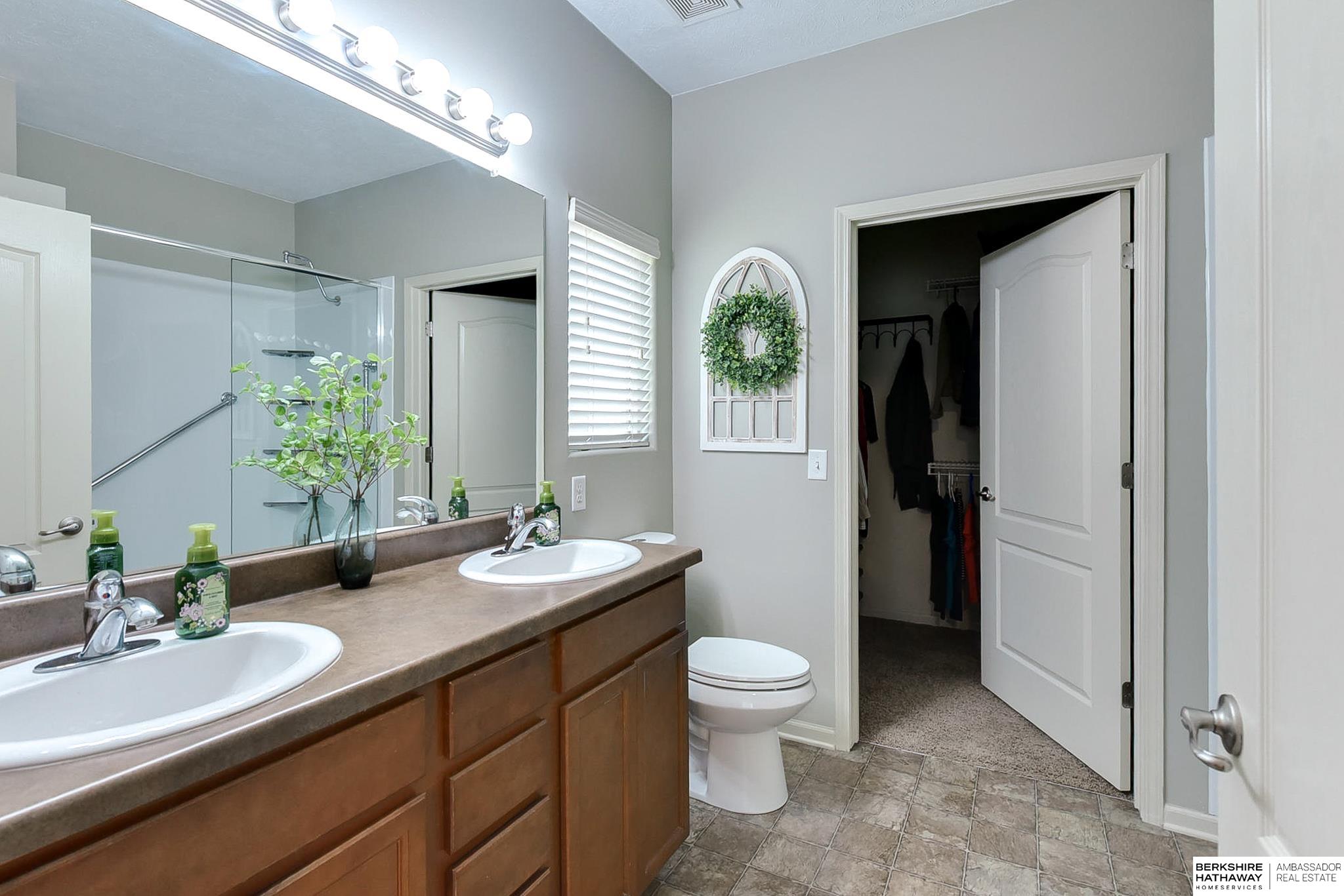 Omaha, Nebraska 68116, United States, 2 Bedrooms Bedrooms, ,2 BathroomsBathrooms,Residential,Pending,153269