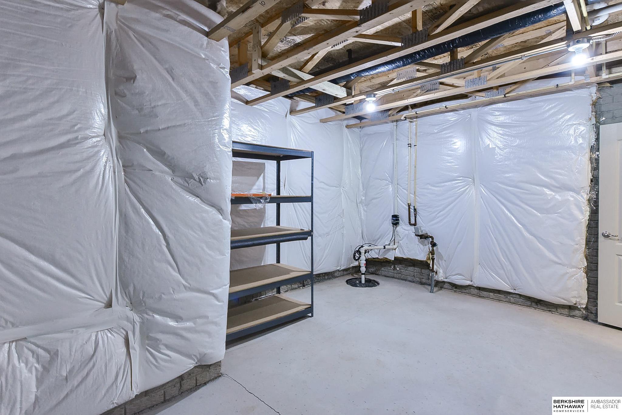 Omaha, Nebraska 68116, United States, 2 Bedrooms Bedrooms, ,2 BathroomsBathrooms,Residential,Pending,153269