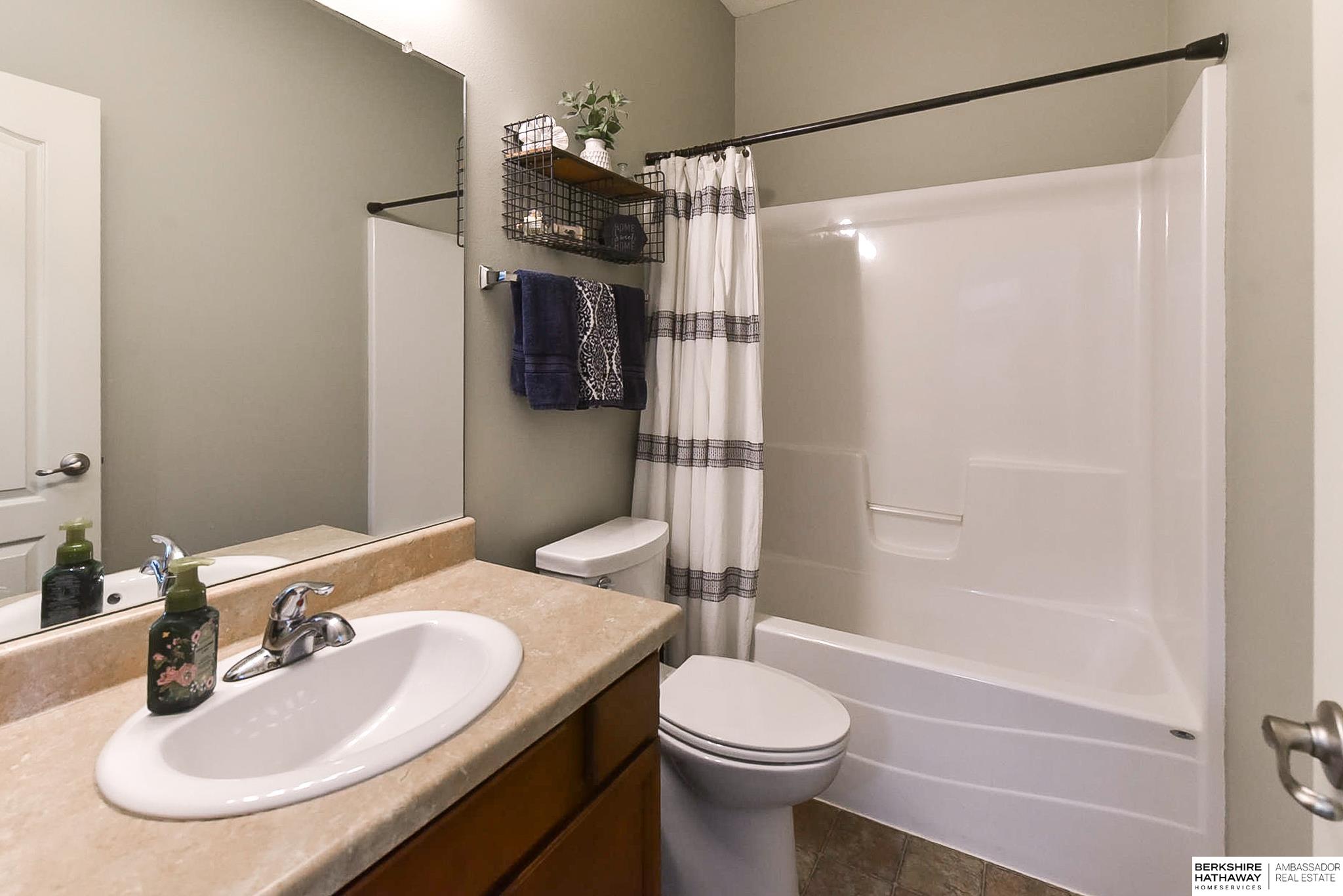 Omaha, Nebraska 68116, United States, 2 Bedrooms Bedrooms, ,2 BathroomsBathrooms,Residential,Pending,153269