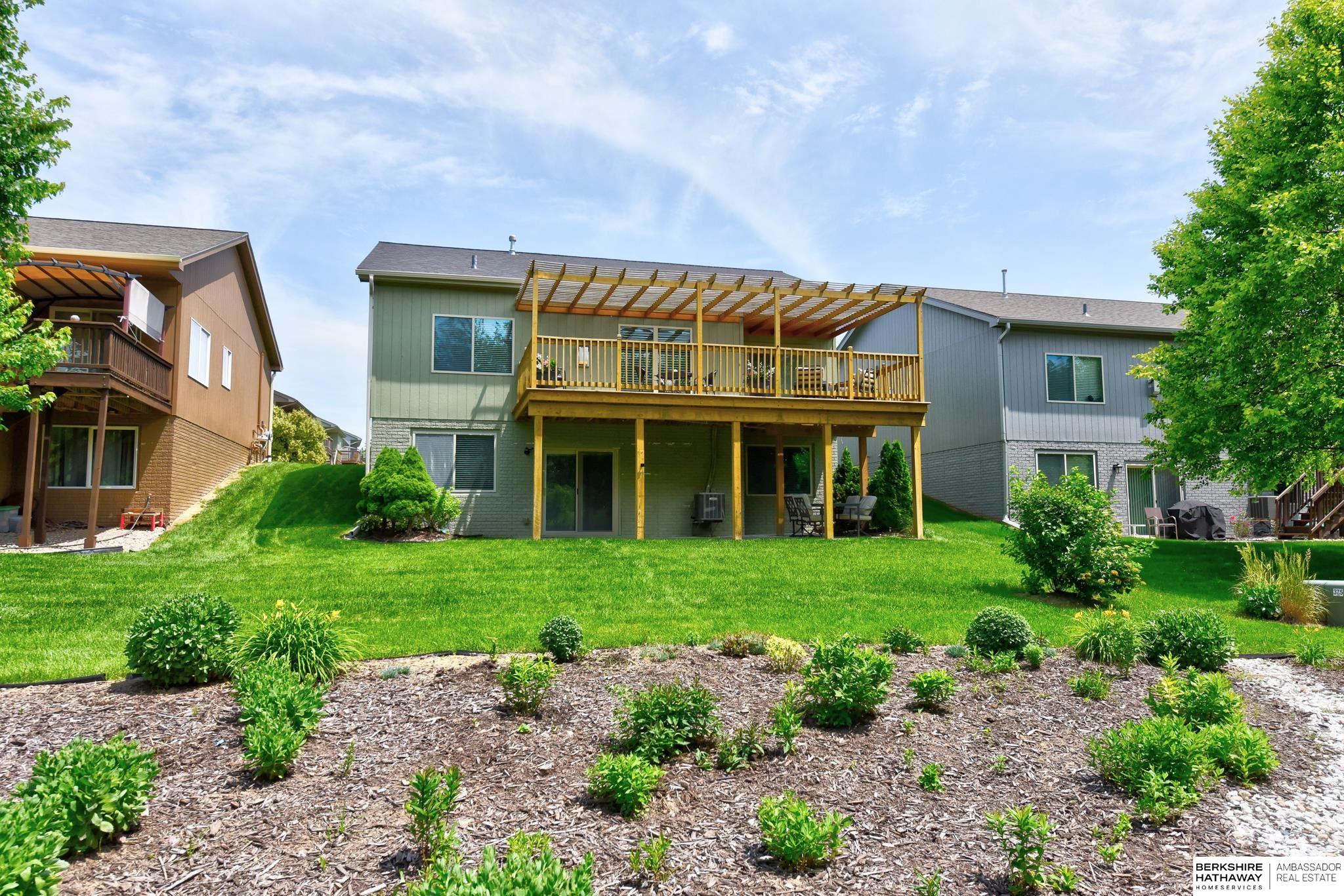 Omaha, Nebraska 68116, United States, 2 Bedrooms Bedrooms, ,2 BathroomsBathrooms,Residential,Pending,153269