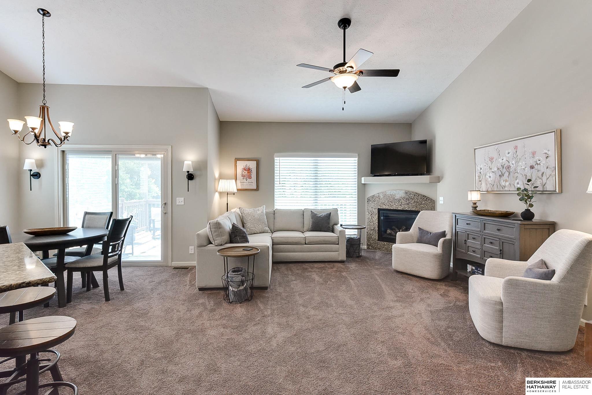 Omaha, Nebraska 68116, United States, 2 Bedrooms Bedrooms, ,2 BathroomsBathrooms,Residential,Pending,153269