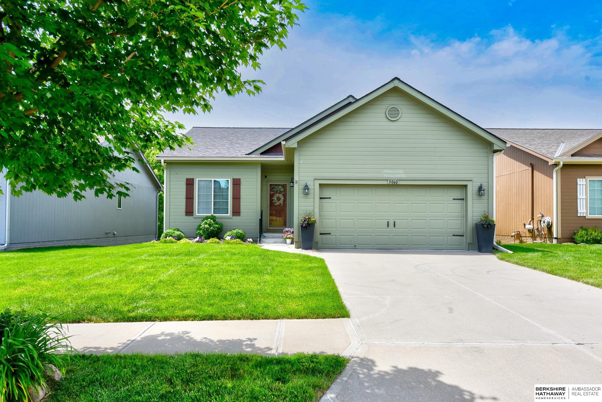 Omaha, Nebraska 68116, United States, 2 Bedrooms Bedrooms, ,2 BathroomsBathrooms,Residential,Pending,153269