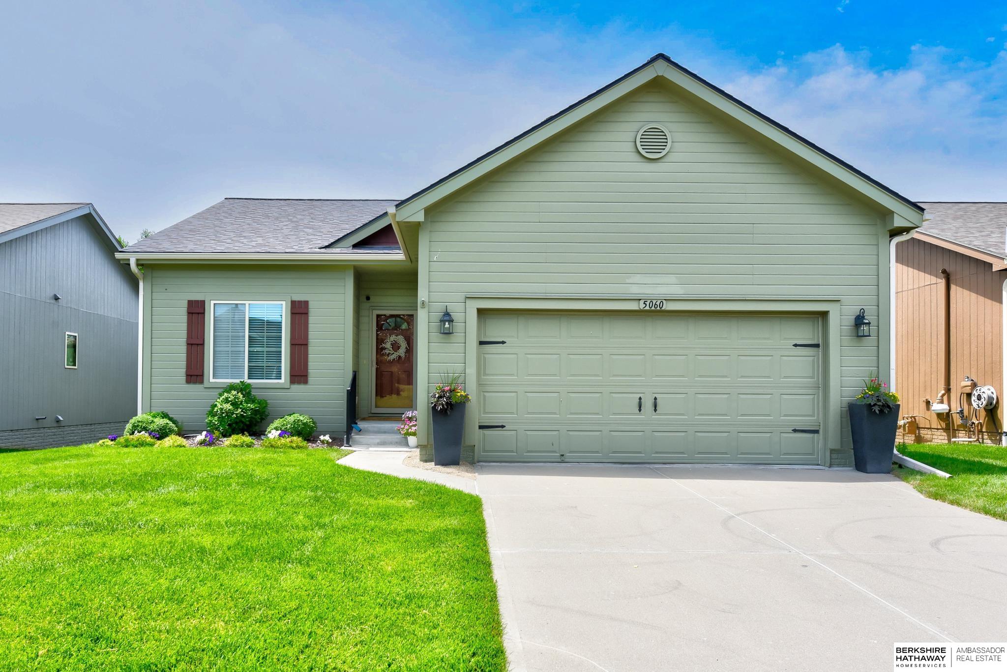 Omaha, Nebraska 68116, United States, 2 Bedrooms Bedrooms, ,2 BathroomsBathrooms,Residential,Pending,153269