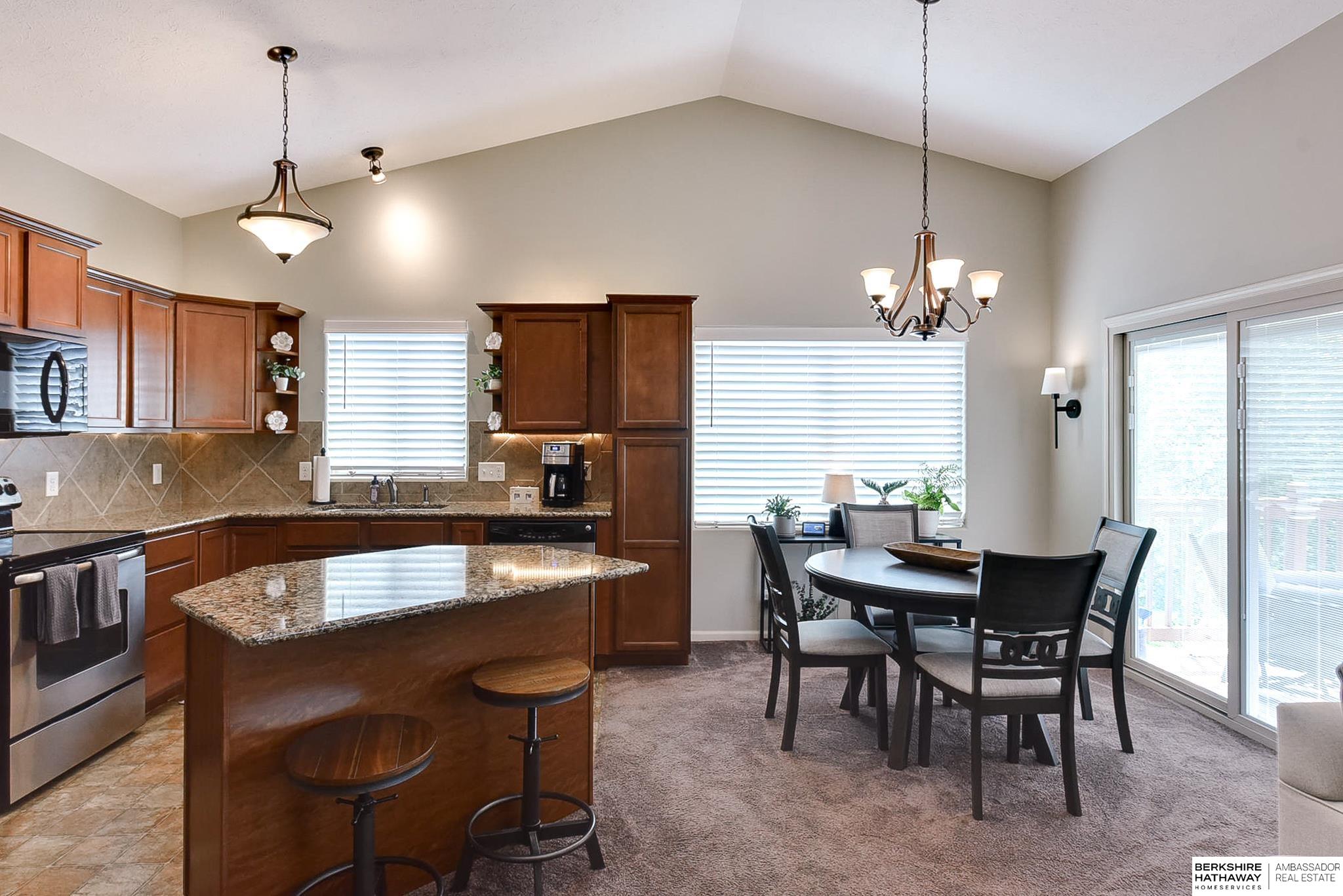 Omaha, Nebraska 68116, United States, 2 Bedrooms Bedrooms, ,2 BathroomsBathrooms,Residential,Pending,153269