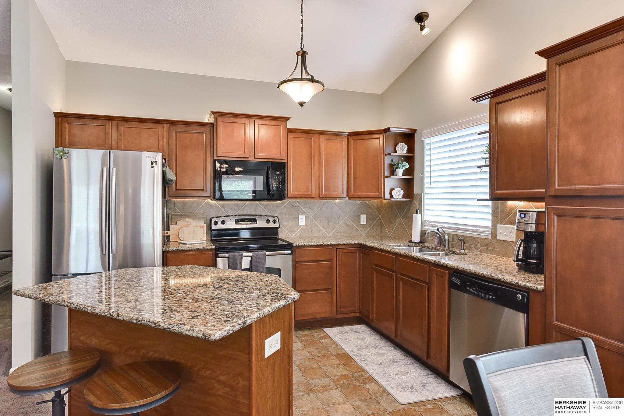 Omaha, Nebraska 68116, United States, 2 Bedrooms Bedrooms, ,2 BathroomsBathrooms,Residential,Pending,153269