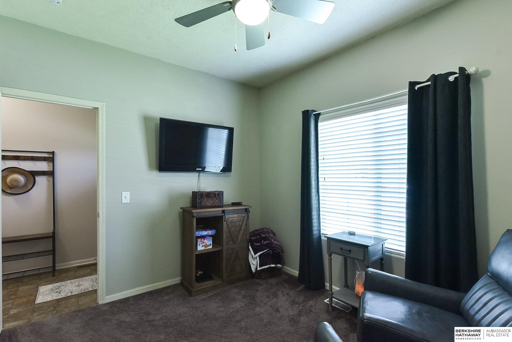 Omaha, Nebraska 68116, United States, 2 Bedrooms Bedrooms, ,2 BathroomsBathrooms,Residential,Pending,153269