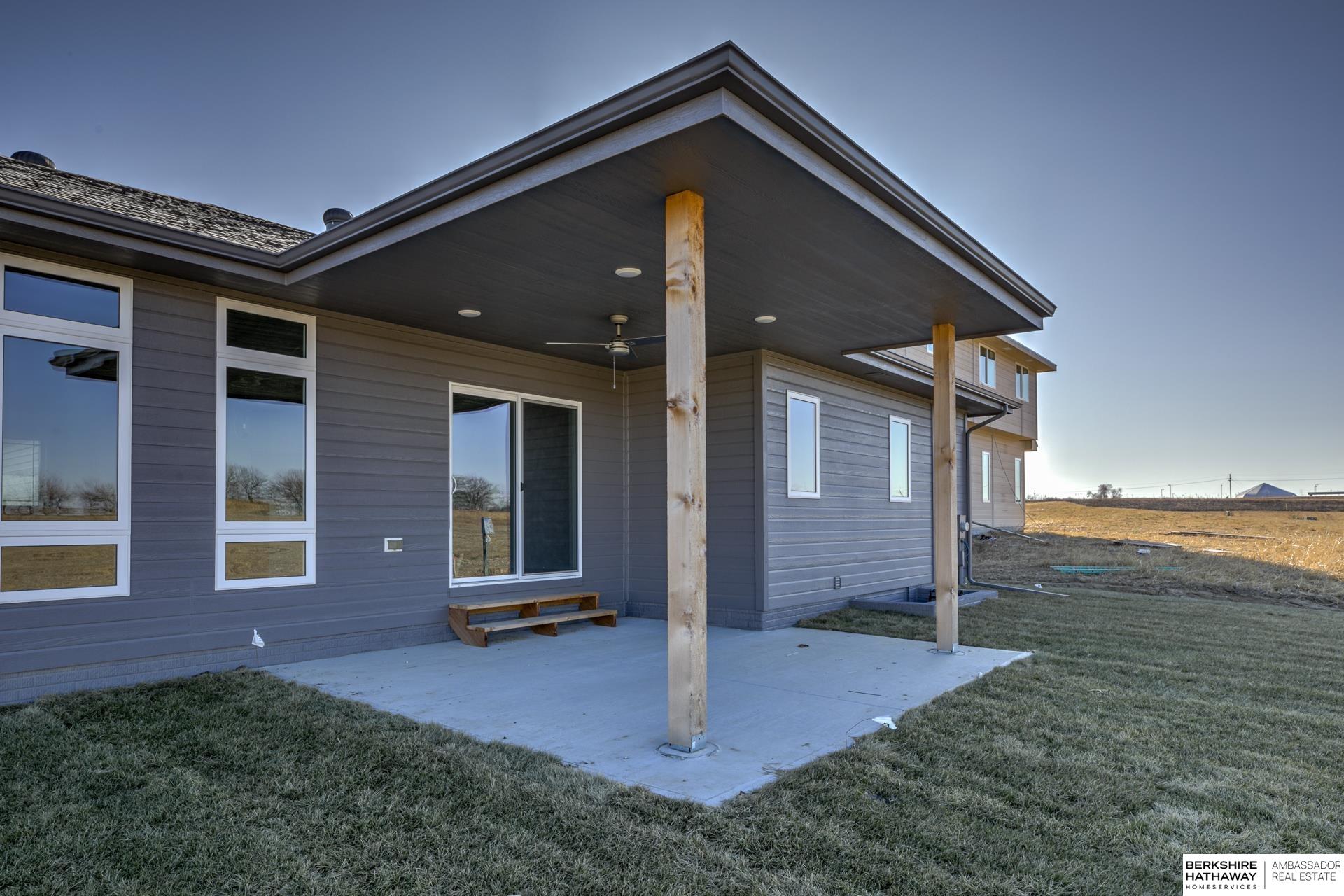 Bellevue, Nebraska 68123, United States, 4 Bedrooms Bedrooms, ,3 BathroomsBathrooms,Residential,Pending,167181