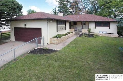 Photo of 501 N 74th Street, Omaha, NE 68114 (MLS # 22603953)