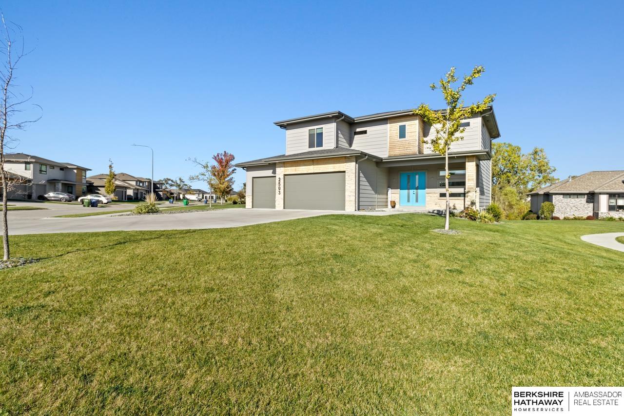 Elkhorn, Nebraska 68022, United States, 5 Bedrooms Bedrooms, ,3 BathroomsBathrooms,Residential,Active,233304