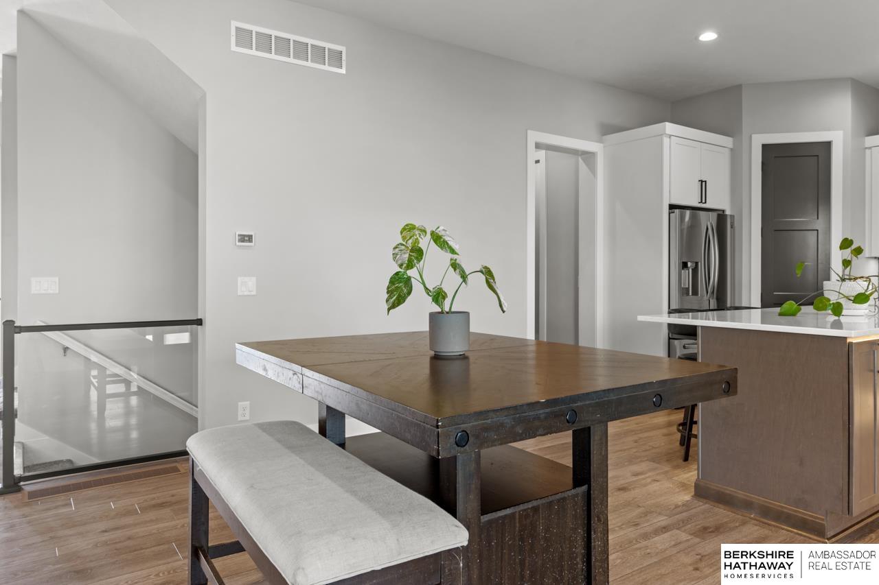 Elkhorn, Nebraska 68022, United States, 5 Bedrooms Bedrooms, ,3 BathroomsBathrooms,Residential,Active,233304