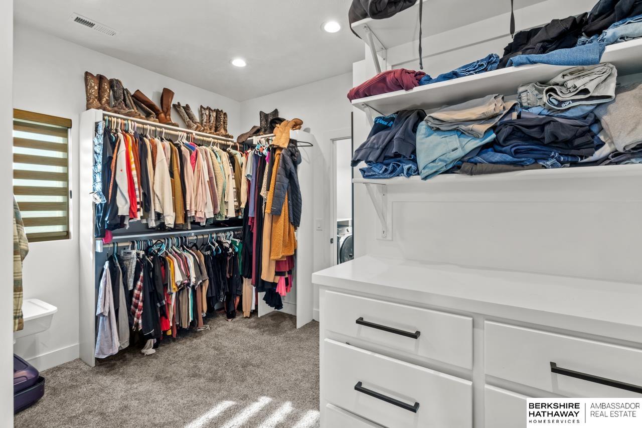 Elkhorn, Nebraska 68022, United States, 5 Bedrooms Bedrooms, ,3 BathroomsBathrooms,Residential,Active,233304