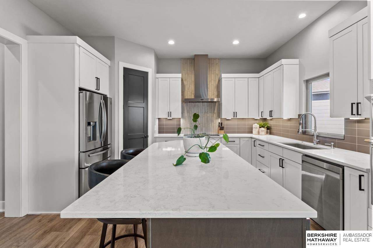 Elkhorn, Nebraska 68022, United States, 5 Bedrooms Bedrooms, ,3 BathroomsBathrooms,Residential,Active,233304