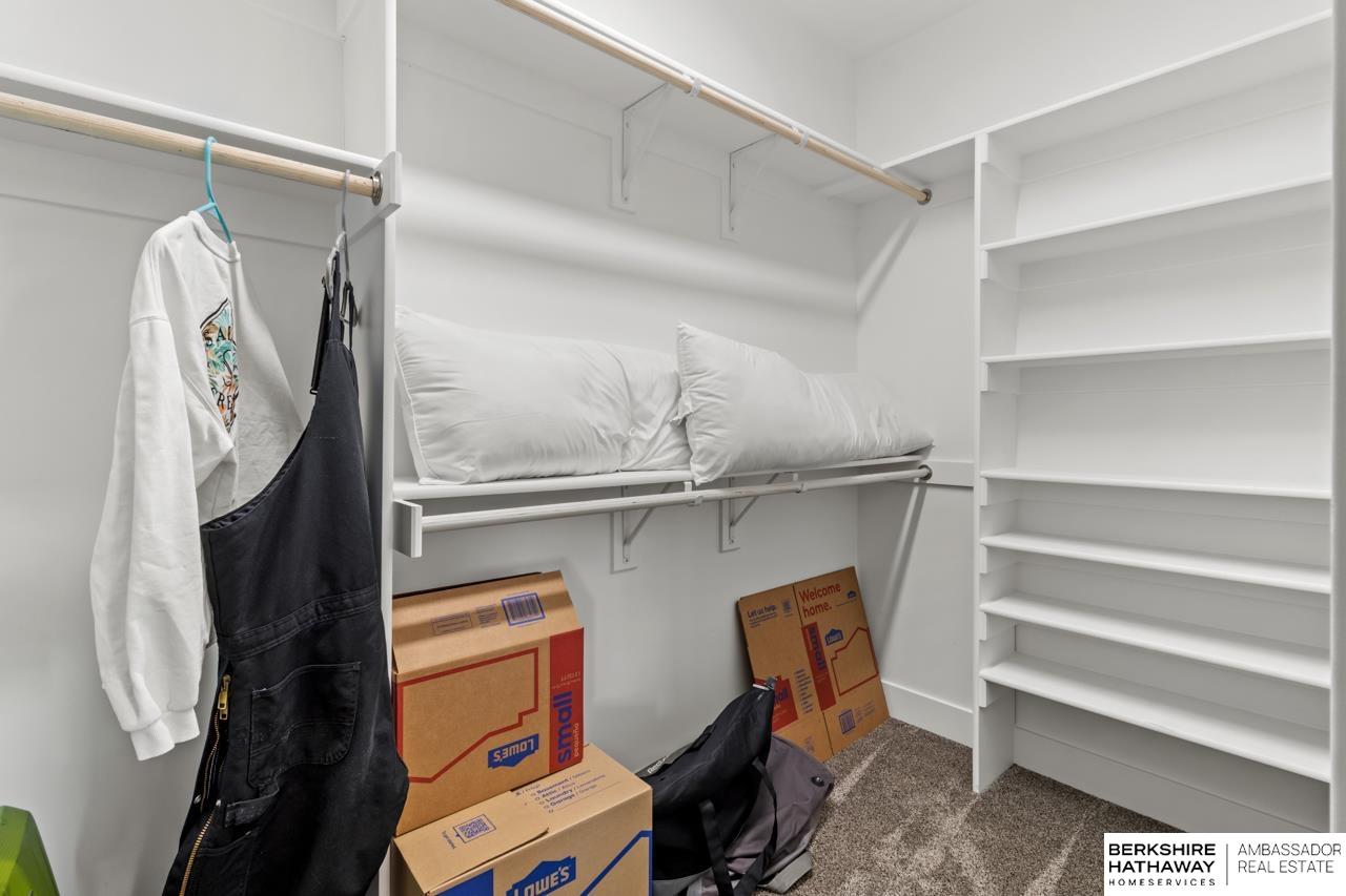 Elkhorn, Nebraska 68022, United States, 5 Bedrooms Bedrooms, ,3 BathroomsBathrooms,Residential,Active,233304