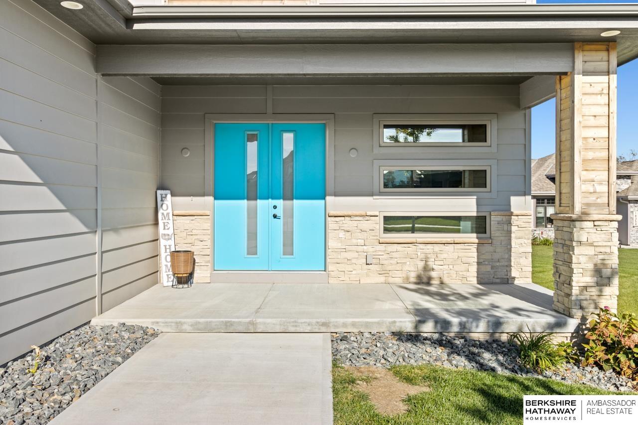 Elkhorn, Nebraska 68022, United States, 5 Bedrooms Bedrooms, ,3 BathroomsBathrooms,Residential,Active,233304