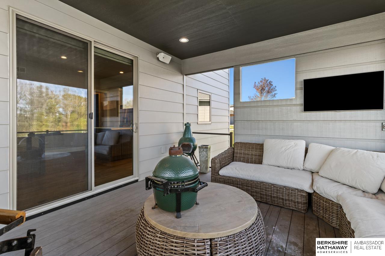 Elkhorn, Nebraska 68022, United States, 5 Bedrooms Bedrooms, ,3 BathroomsBathrooms,Residential,Active,233304