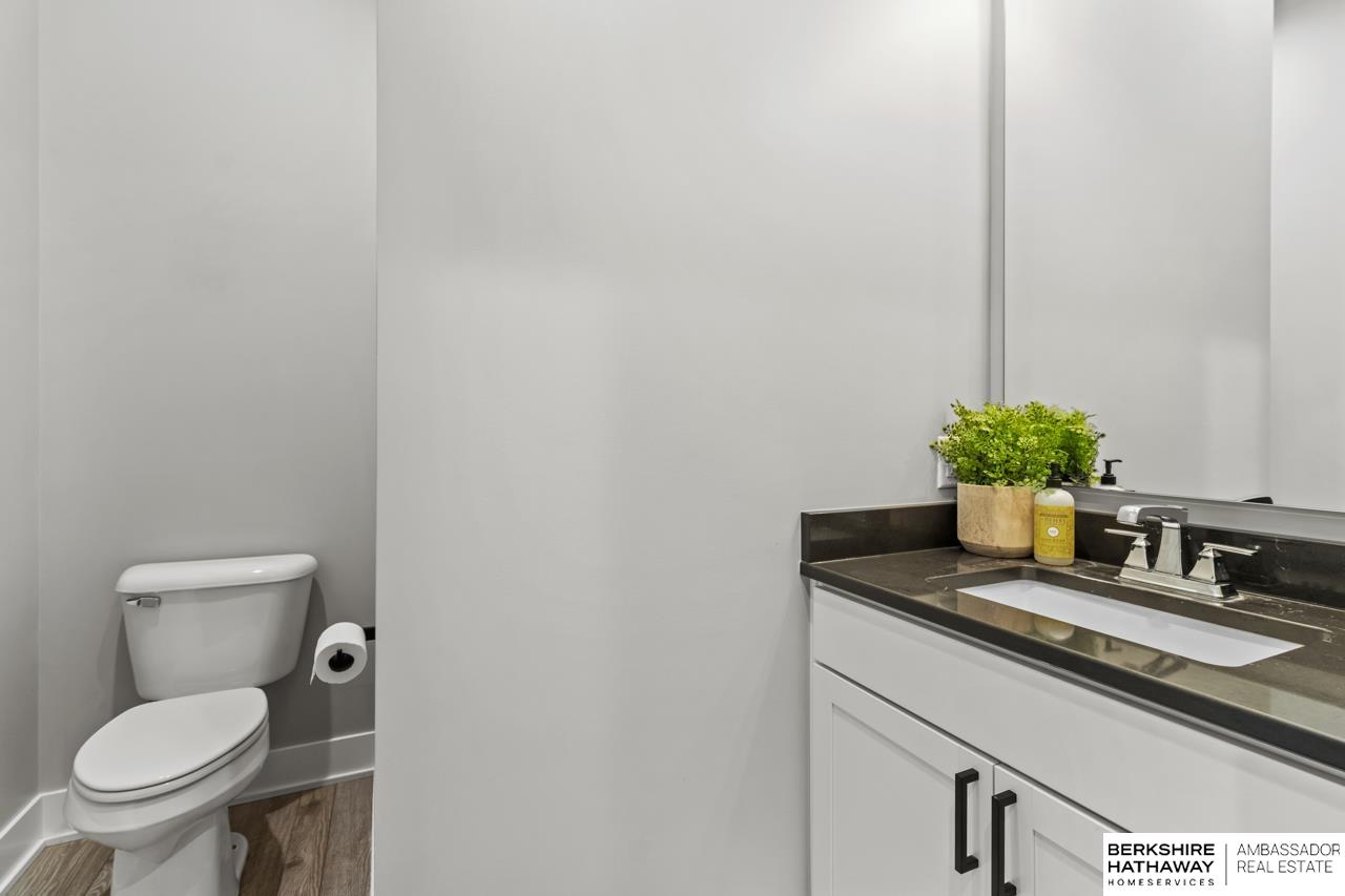 Elkhorn, Nebraska 68022, United States, 5 Bedrooms Bedrooms, ,3 BathroomsBathrooms,Residential,Active,233304