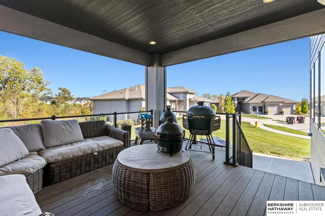 Elkhorn, Nebraska 68022, United States, 5 Bedrooms Bedrooms, ,3 BathroomsBathrooms,Residential,Active,233304